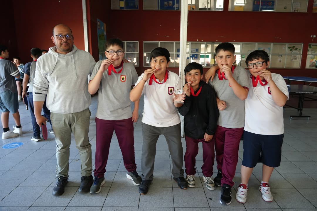 BRONCE PARA NUESTRO COLEGIO EN TORNEO DE PING-PONG